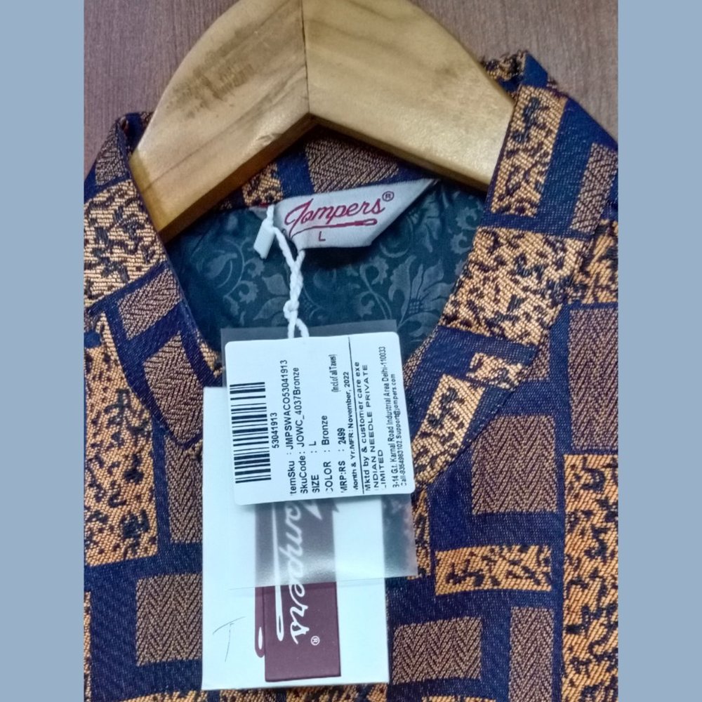 New Men's Woven Design Jacket - Picture 3 of 3